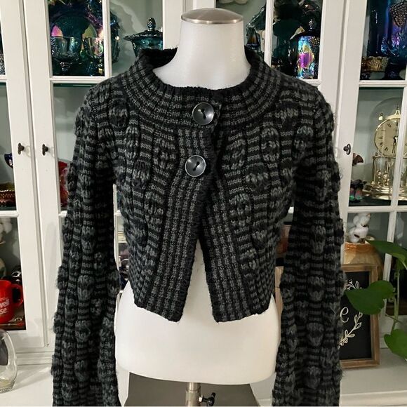 CAbi Crop Sweater Sz XS Black and Gray - Picture 3 of 10